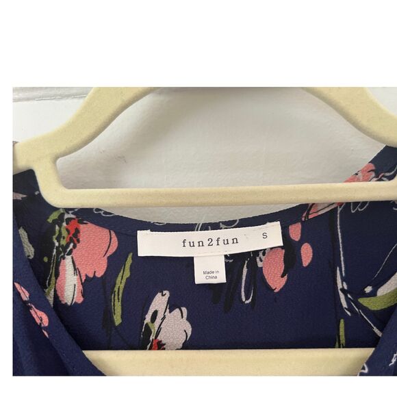 FUN2FUN Blouse Kinny Split Neck Women's Size S Navy Blue Floral Top 3/4 Sleeve - Picture 3 of 7